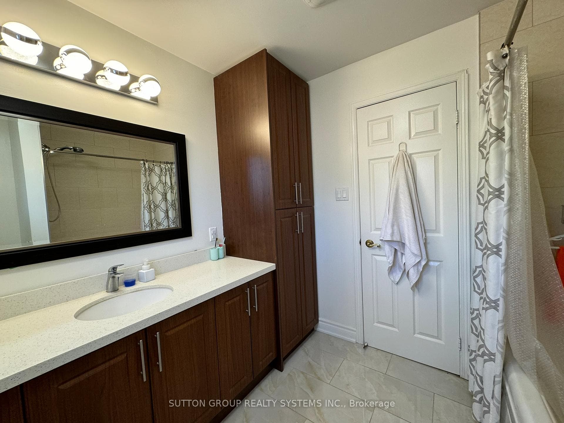 1232 Bonnybank Court Unit Upper photo 27