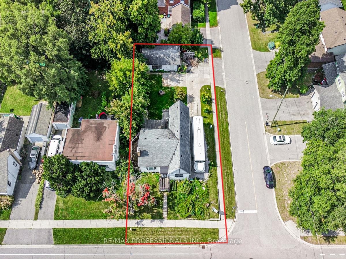 600 Athol Street photo 8