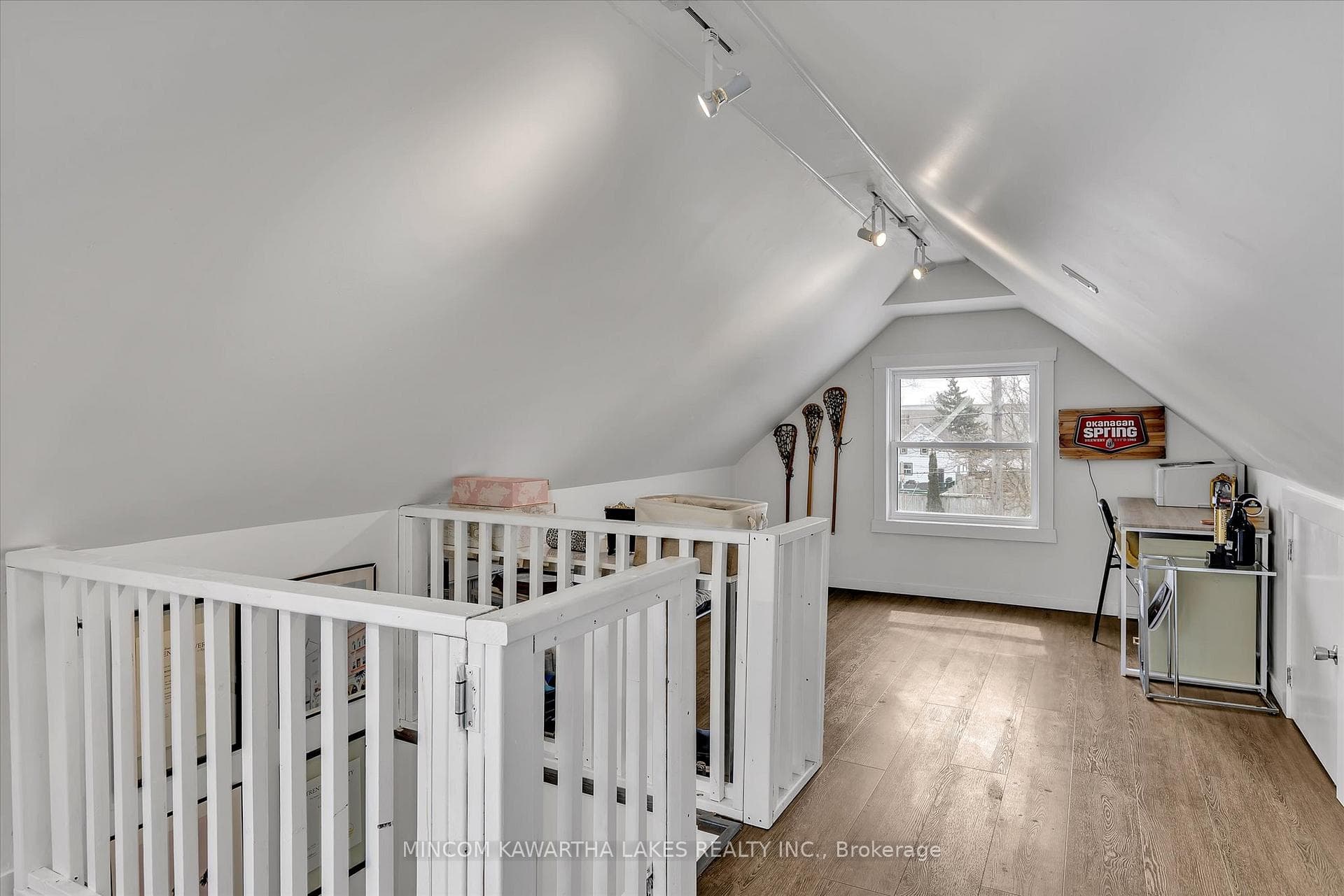 660 Romaine Street photo 26
