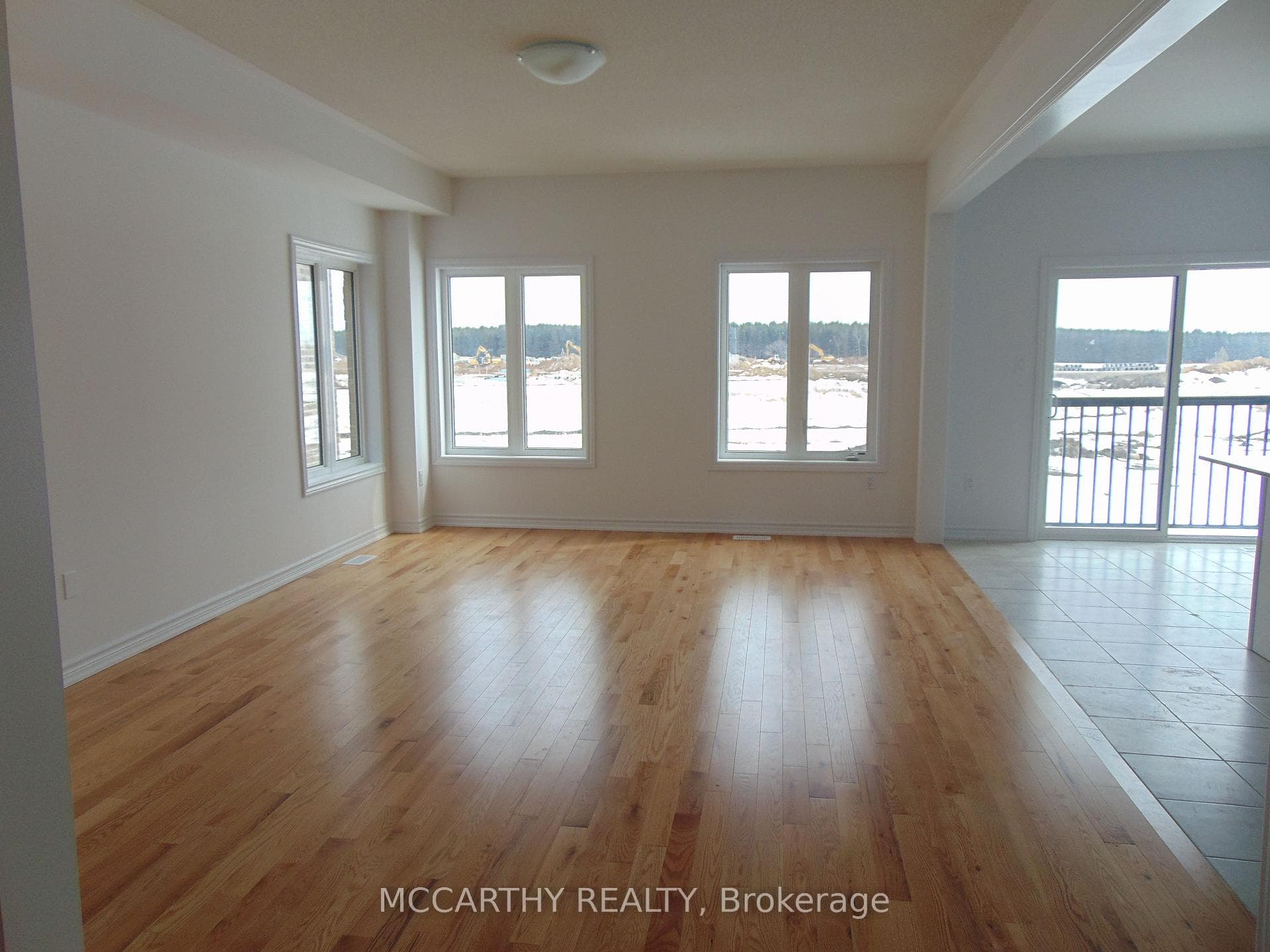 299 Ridley Crescent photo 3