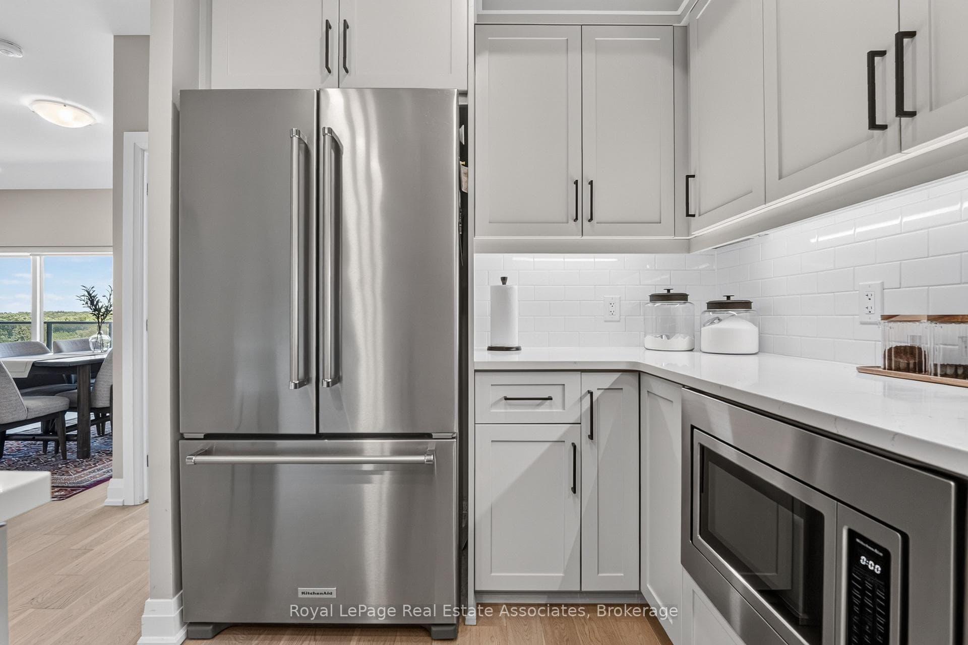 71 Wyndham Street Unit 612 photo 7
