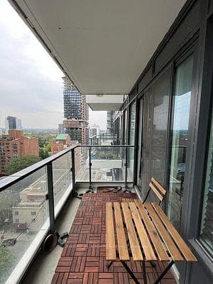 77 Shuter Street Unit 1612 photo 12