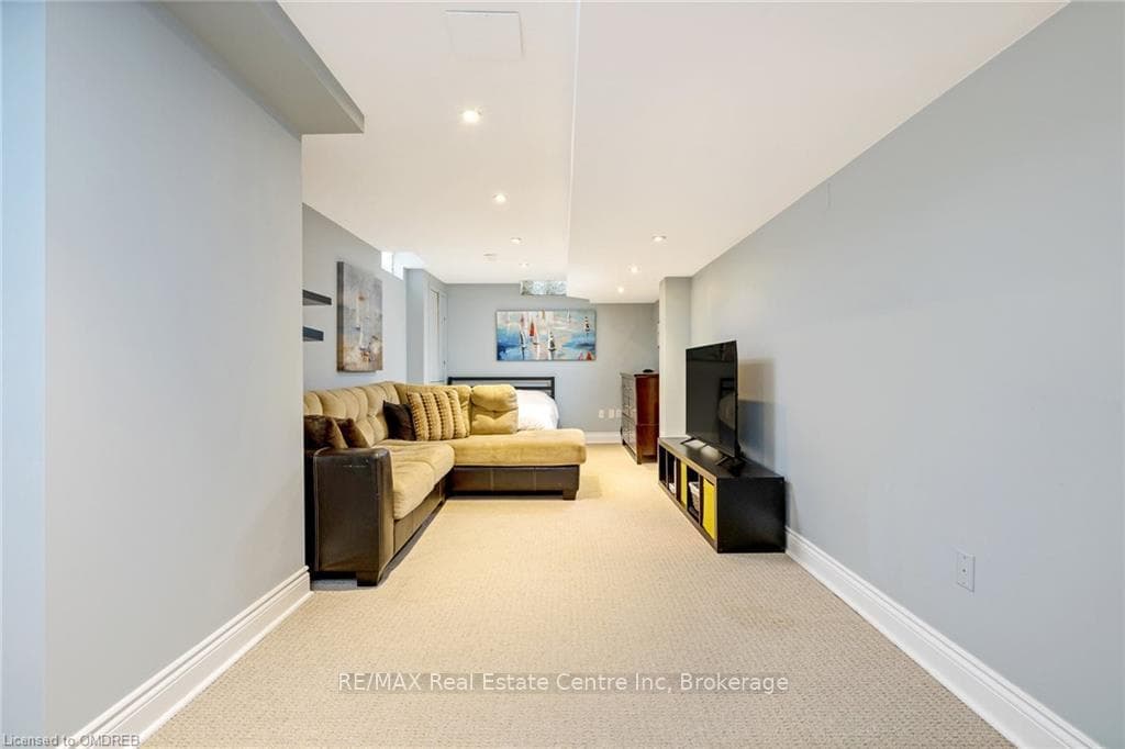 253 FITZGERALD Crescent photo 38