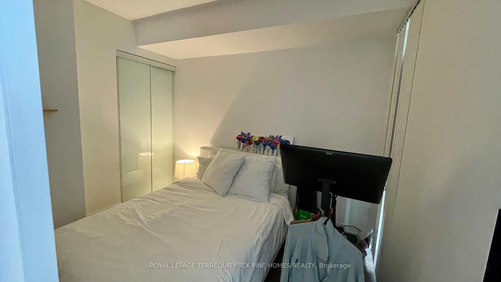 36 Howard Park Avenue Unit 314 photo 13