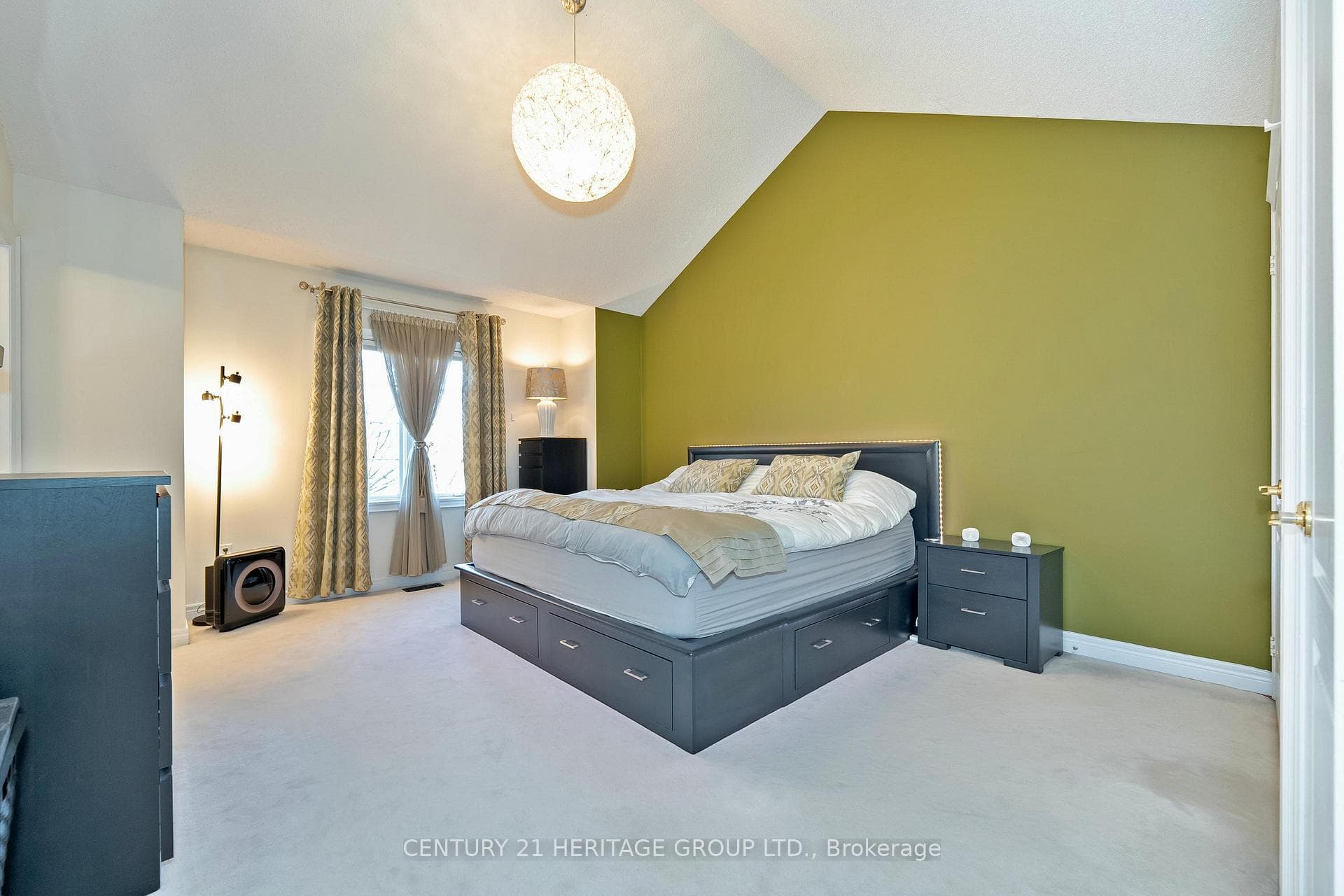 389 Bantry Avenue photo 28