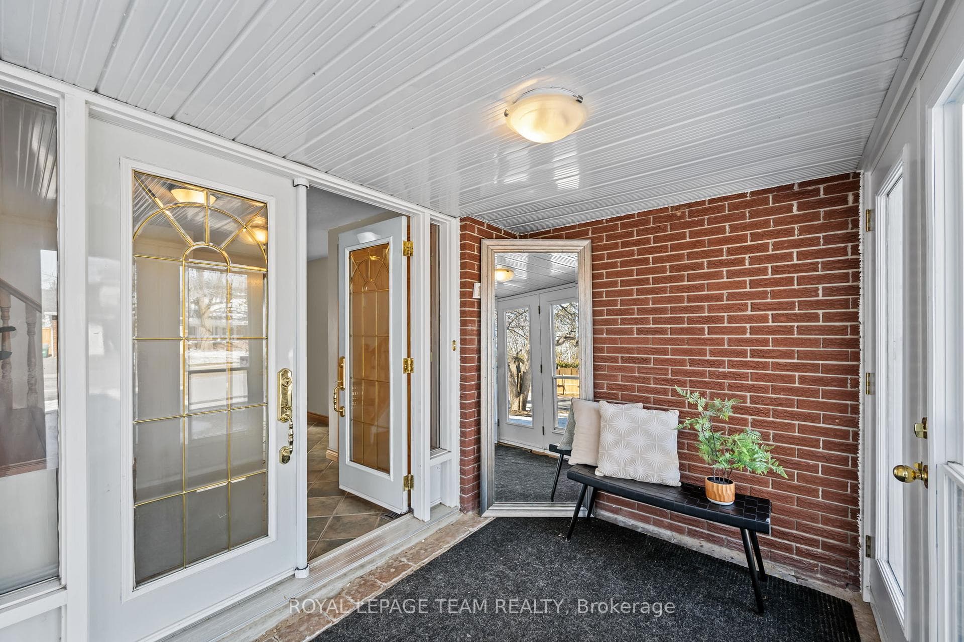 109 Eastpark Drive photo 3