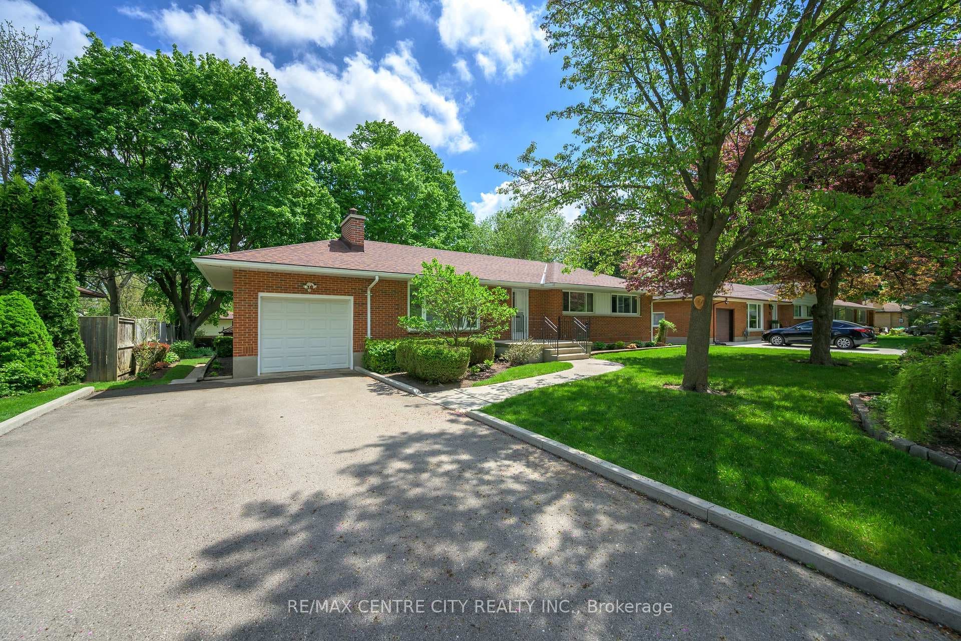 79 Biscay Road photo 2