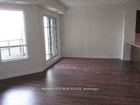 9255 Jane Street Unit 707 photo 3