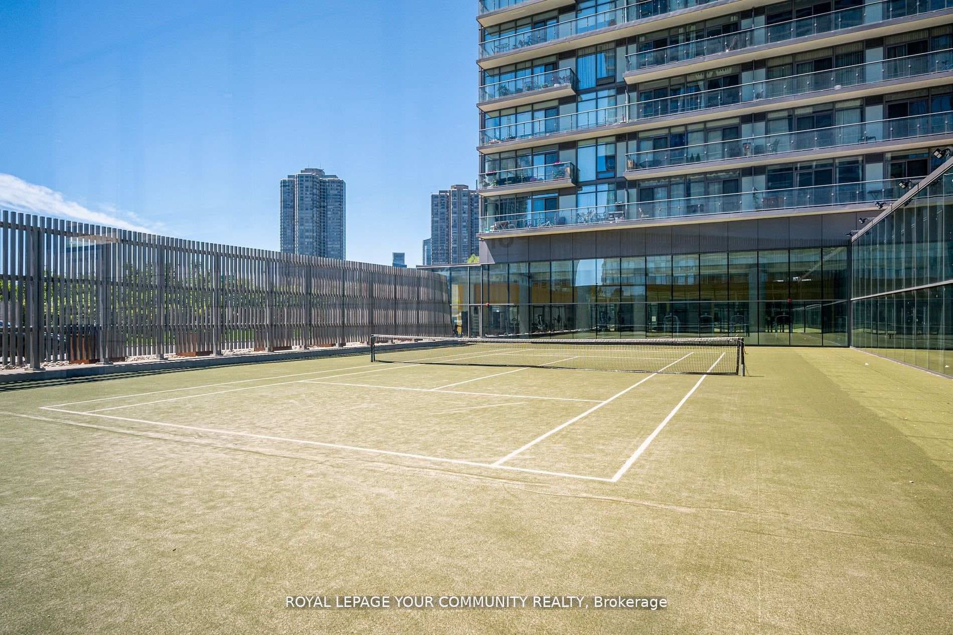 105 The Queensway Avenue Unit 413 photo 12