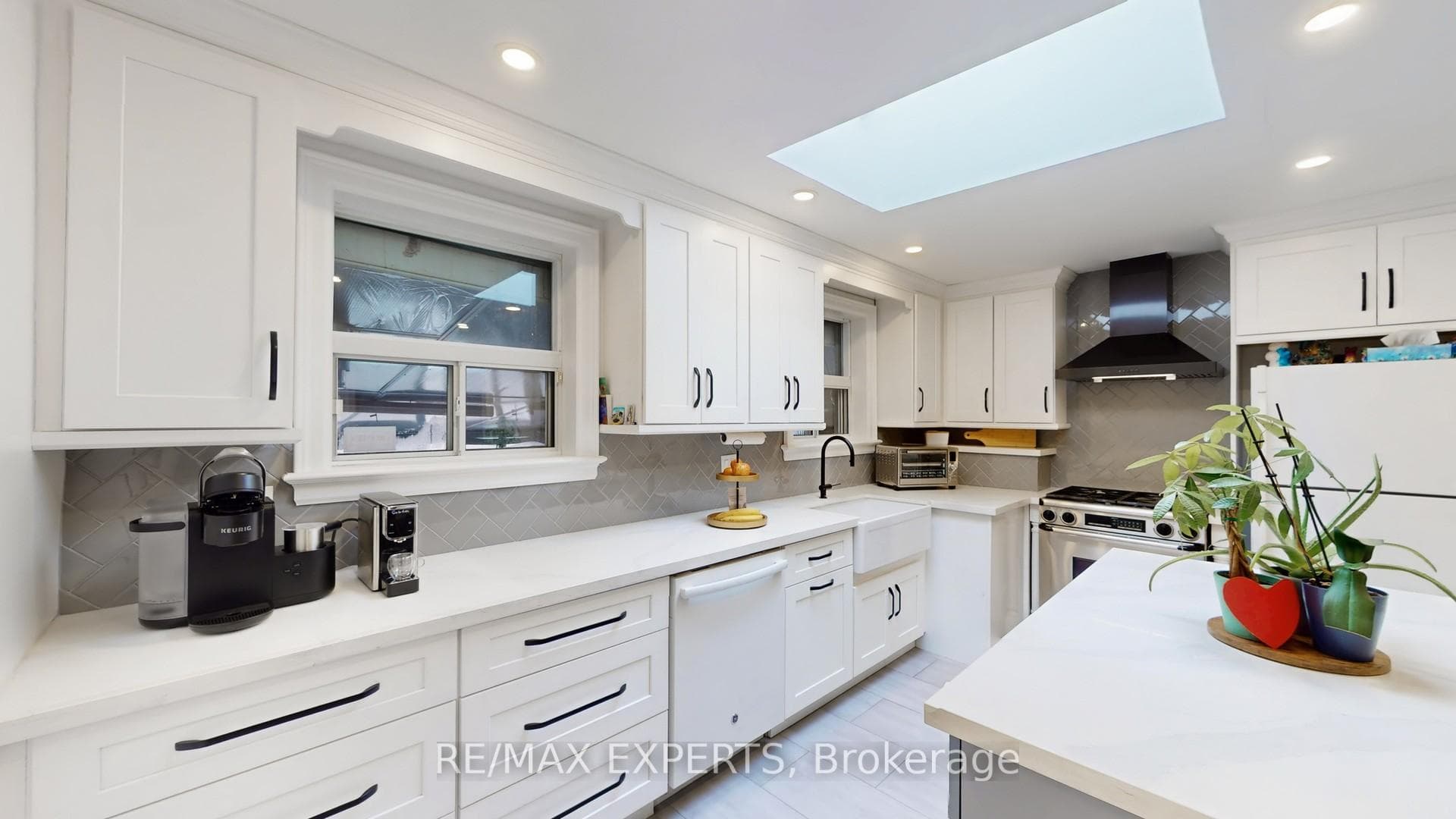 327 Jeffcoat Drive photo 5