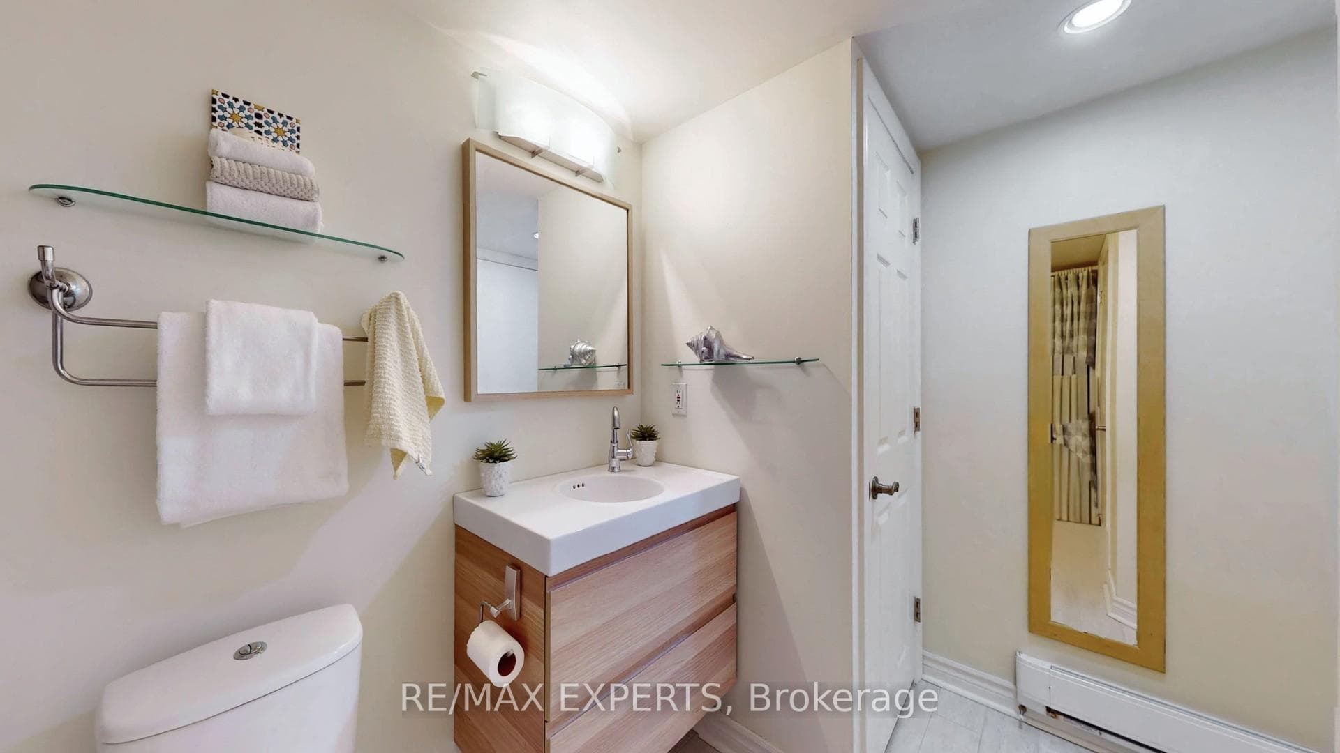 1508 Pilgrims Way Unit 814 photo 16