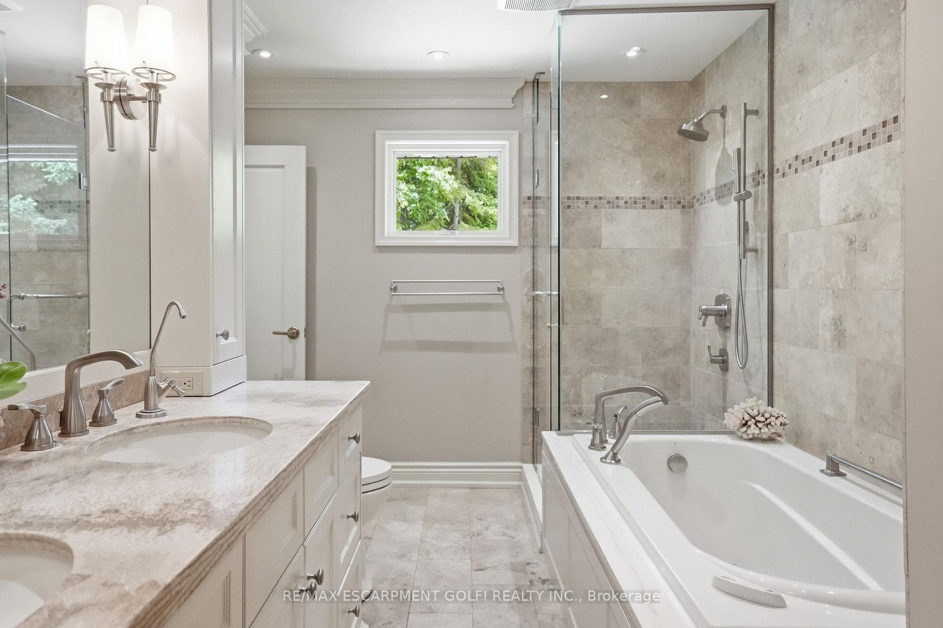 5 MAPLE Avenue photo 21