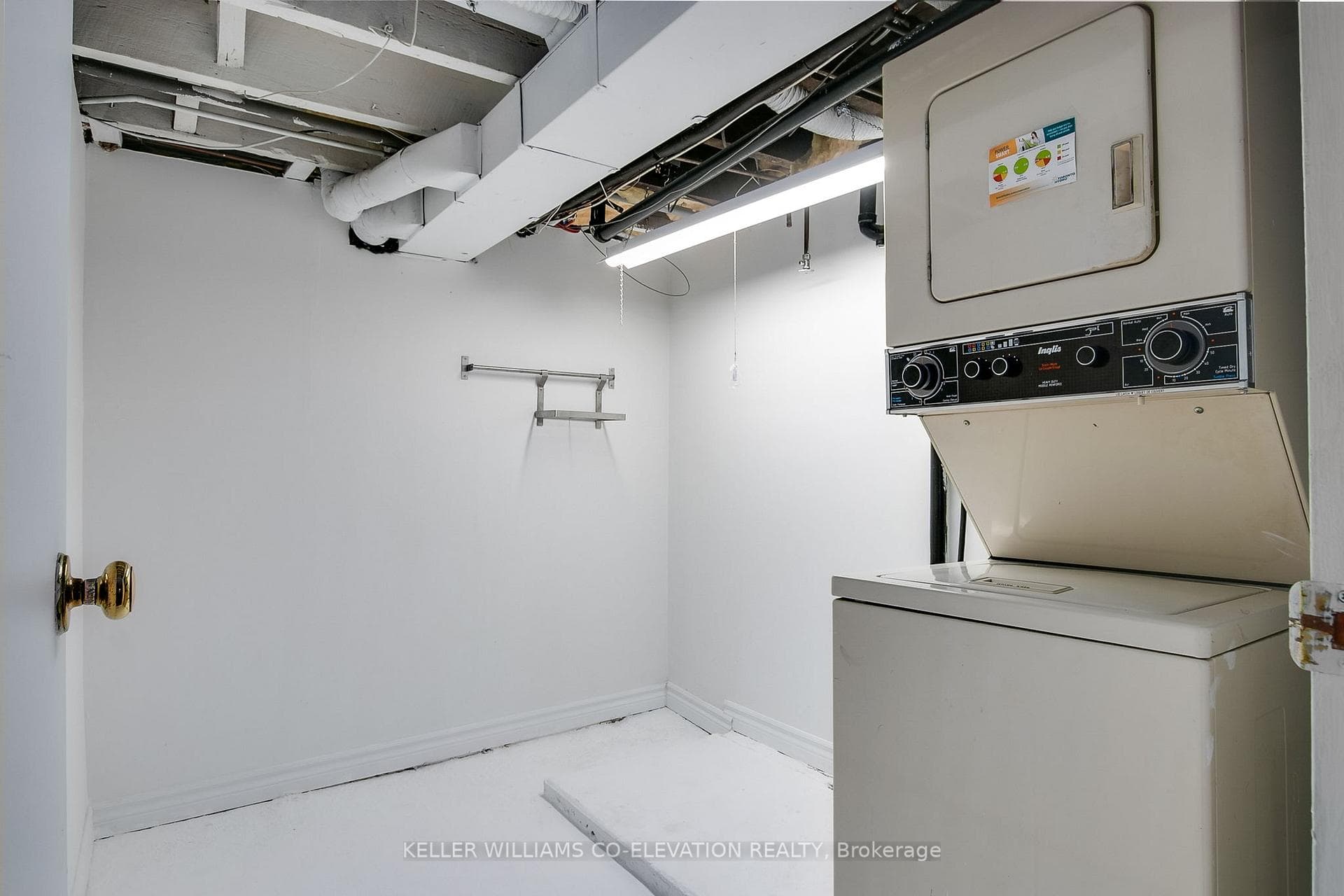 8 Ravina Crescent Unit Main & Bsmt photo 17