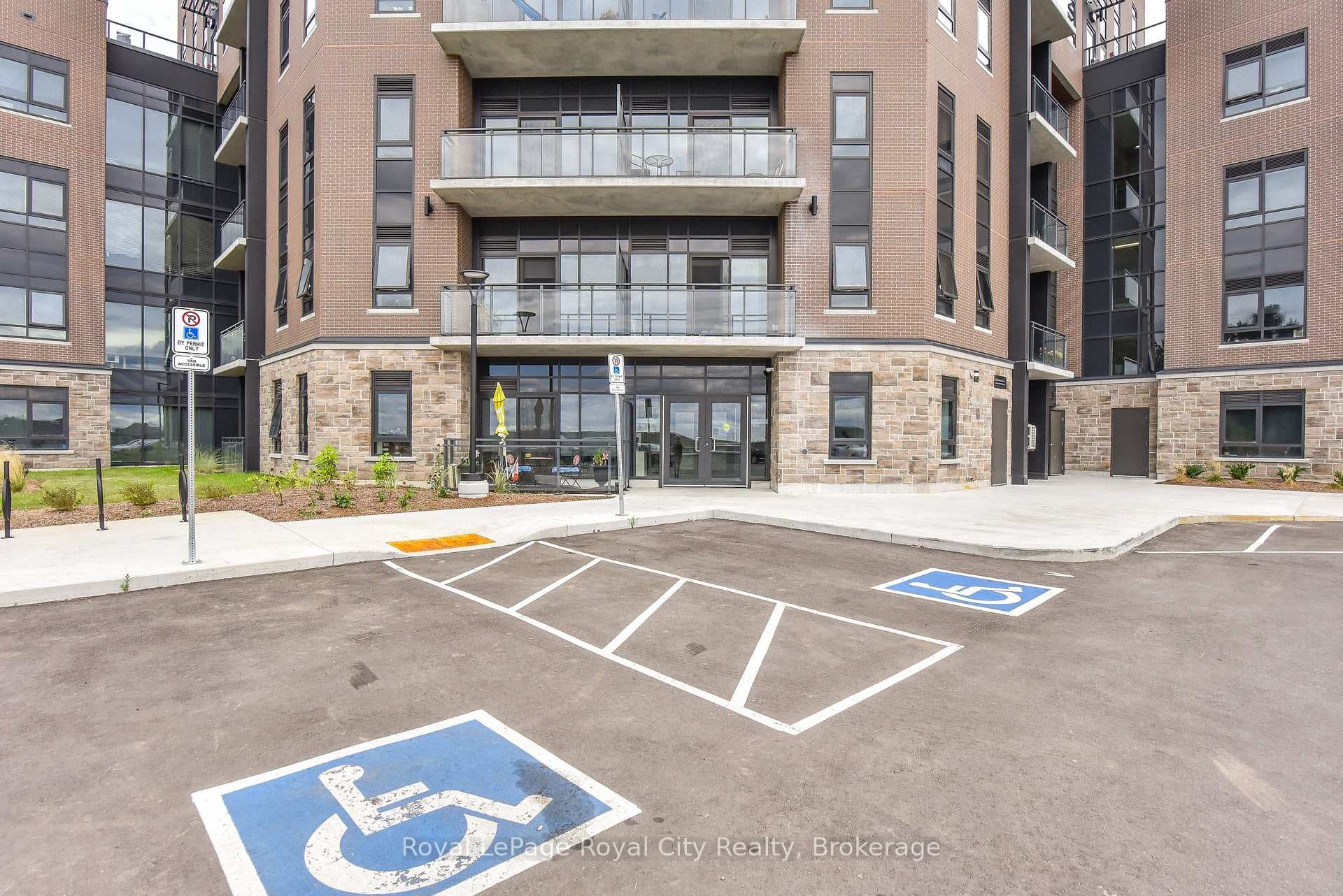 332 Gosling Gardens Unit 312 photo 6
