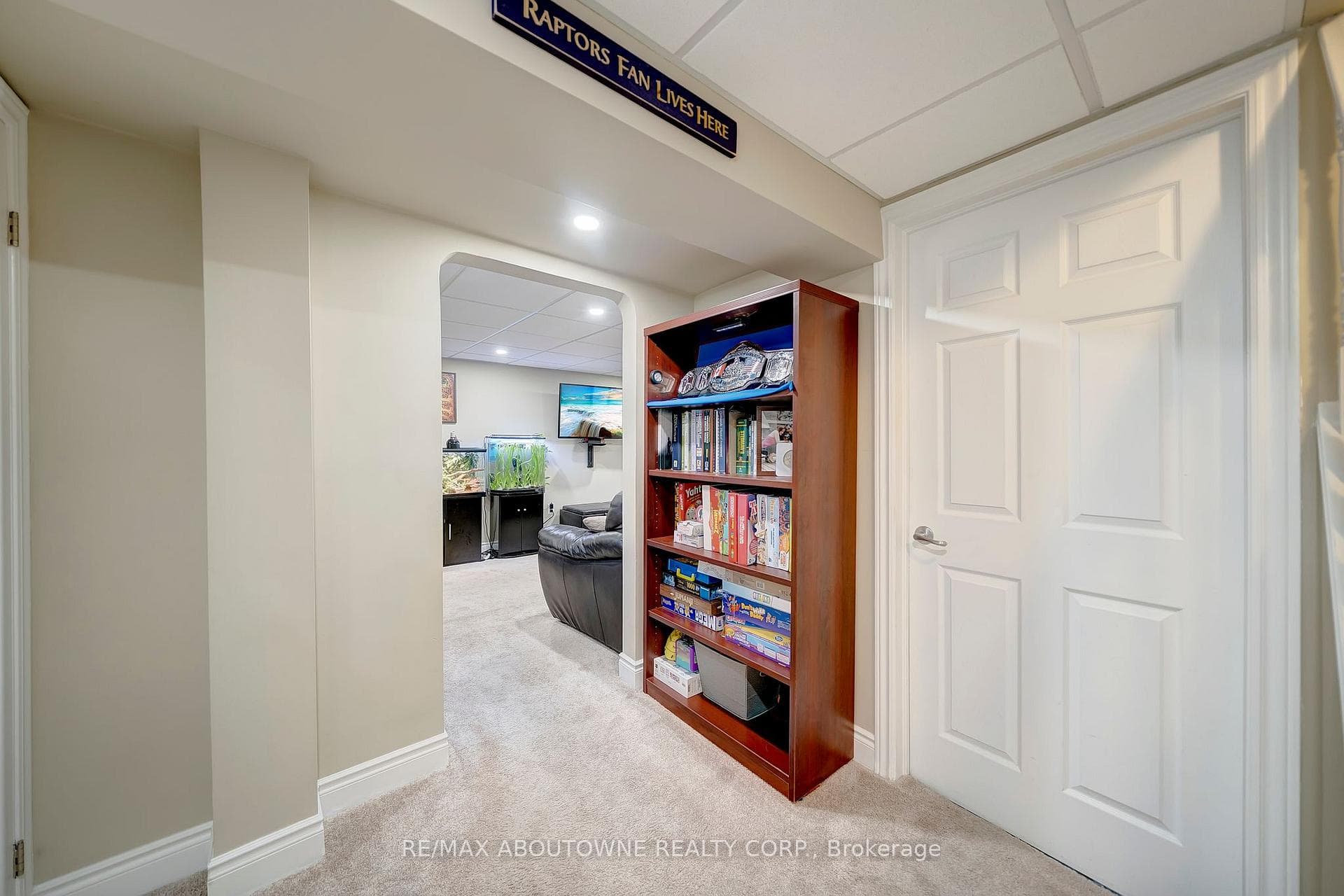 5475 Lakeshore Road Unit 29 photo 19