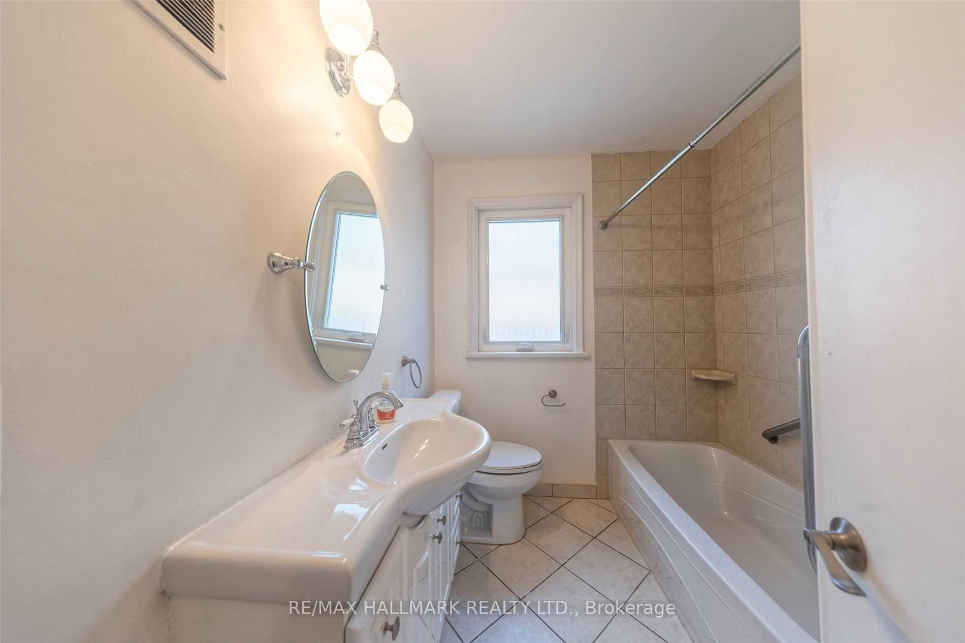 69 Barrymore Road Unit Main photo 9