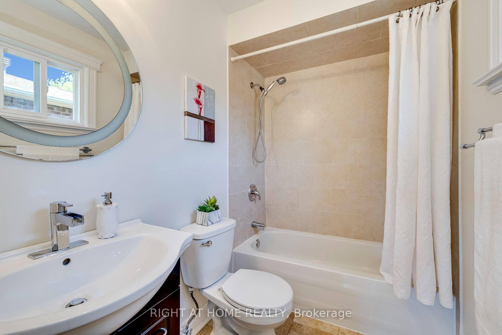 1025 Vanier Drive photo 24