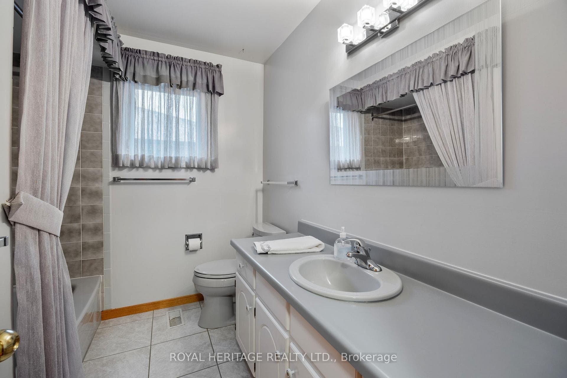 81 Ewen Drive photo 32