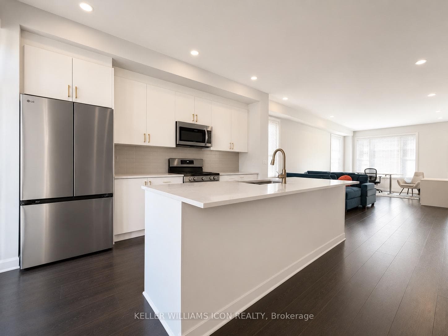 349 Clearpath Private photo 9