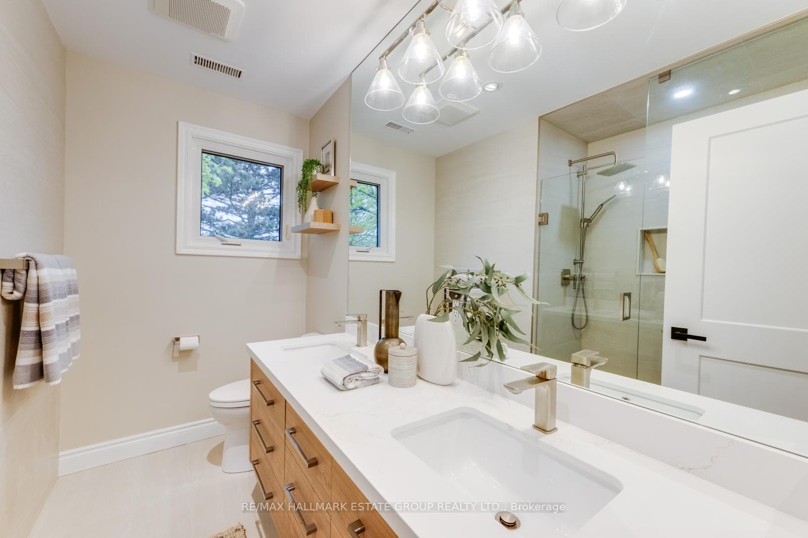 53 Longwood Drive photo 24