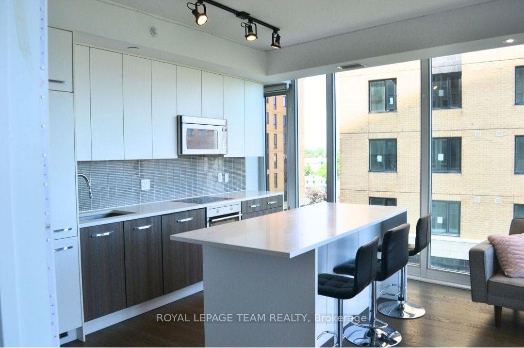 111 CHAMPAGNE Avenue Unit 607 photo 6