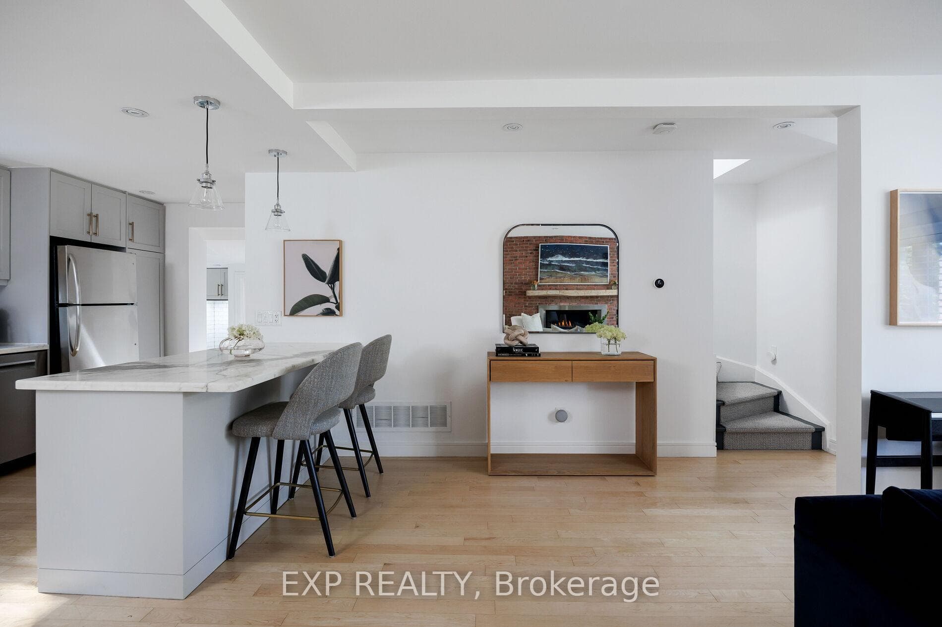 870 Royal York Road photo 11