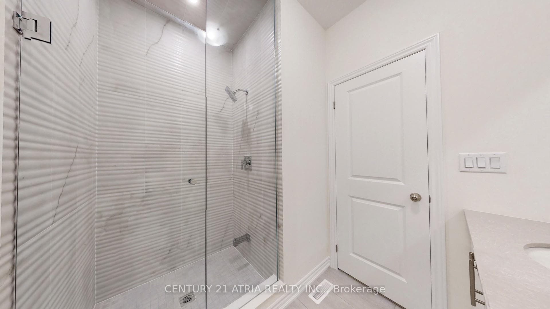 12 Gunton Street photo 21