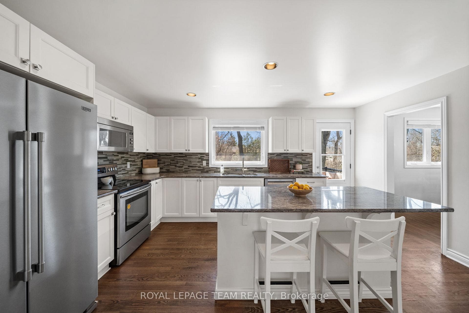 1081 Boucher Crescent photo 14