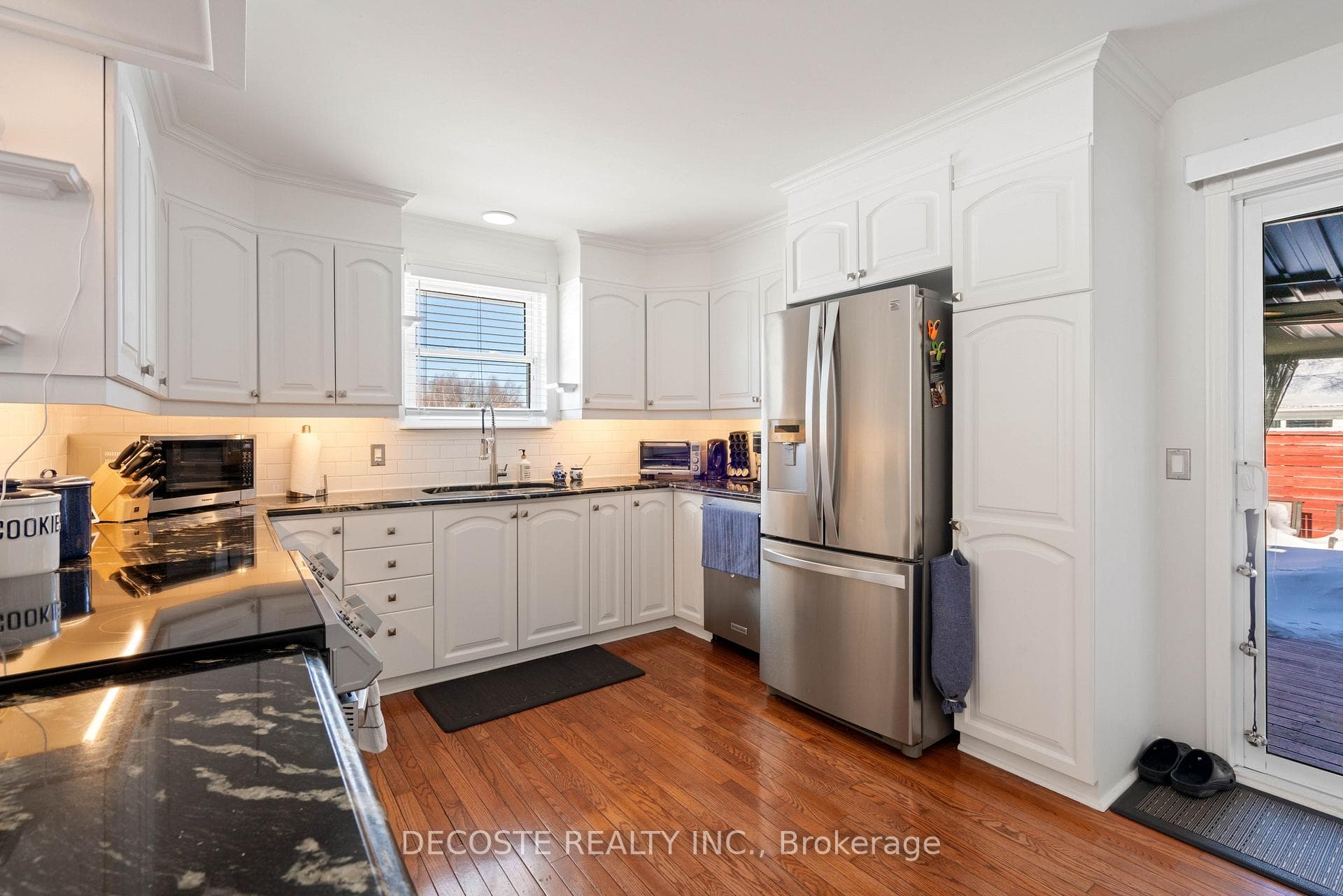6263 MacDonald Court photo 19