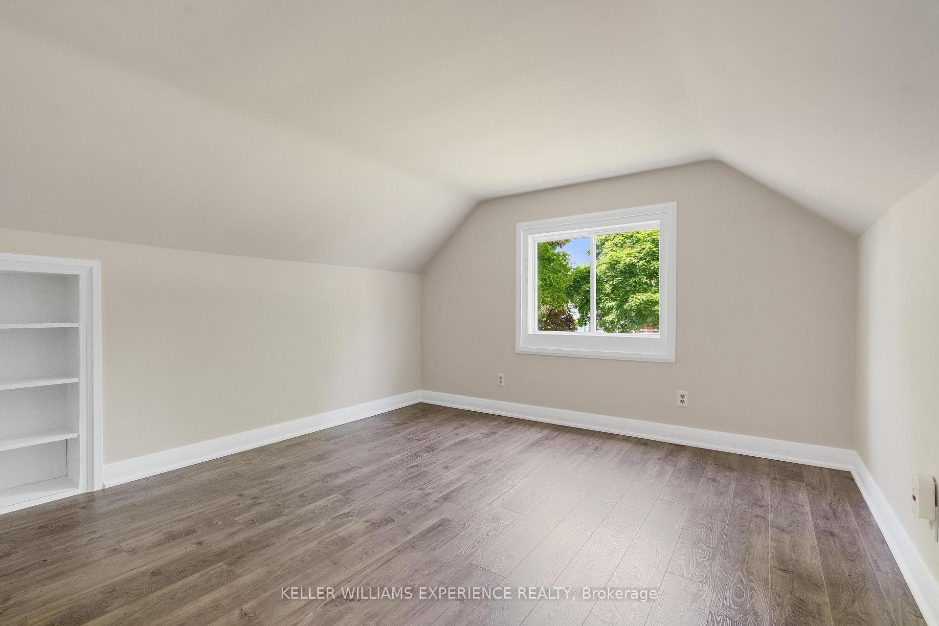11 NAPIER Street photo 27