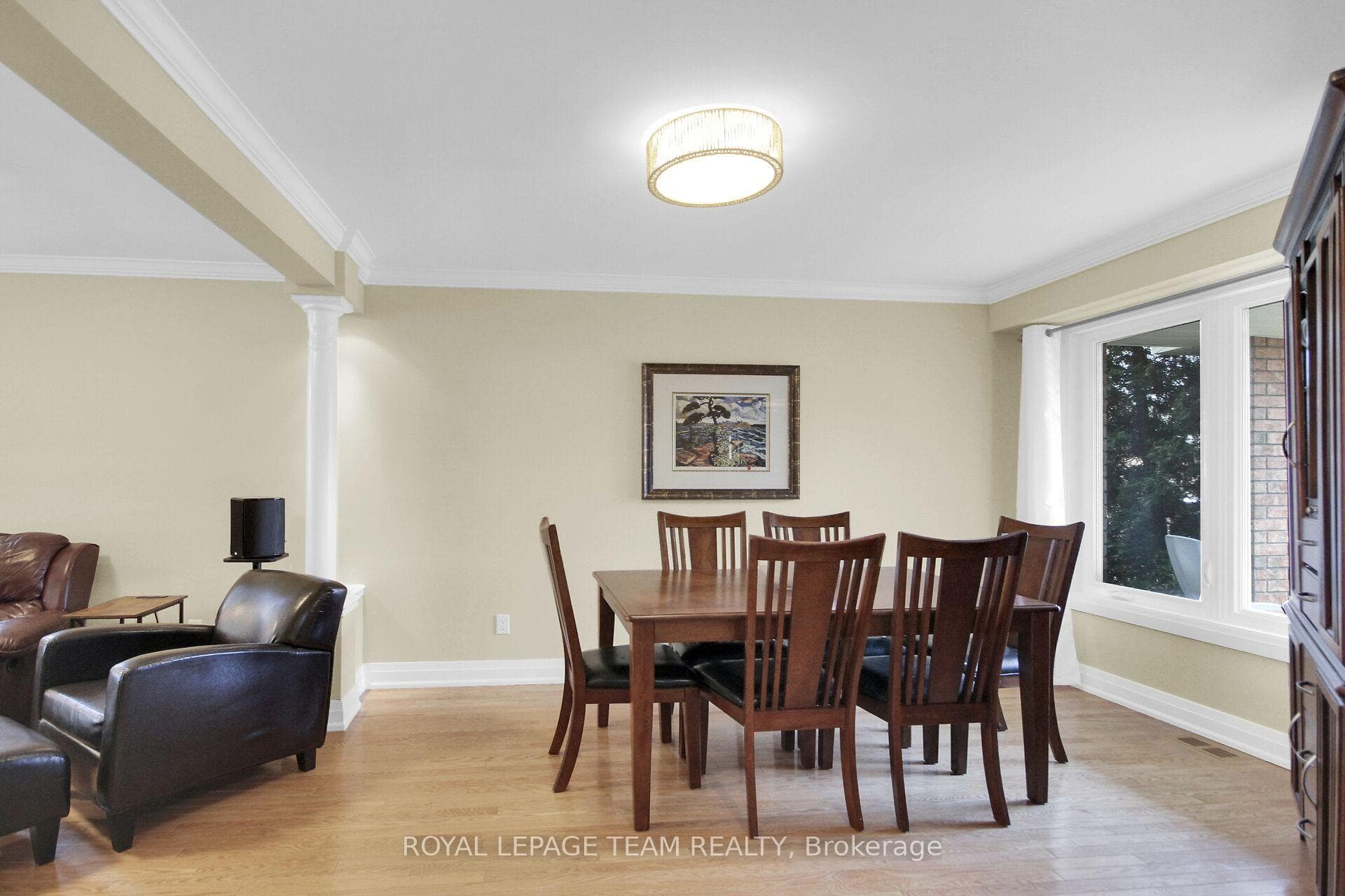 18 Longshire Circle photo 4