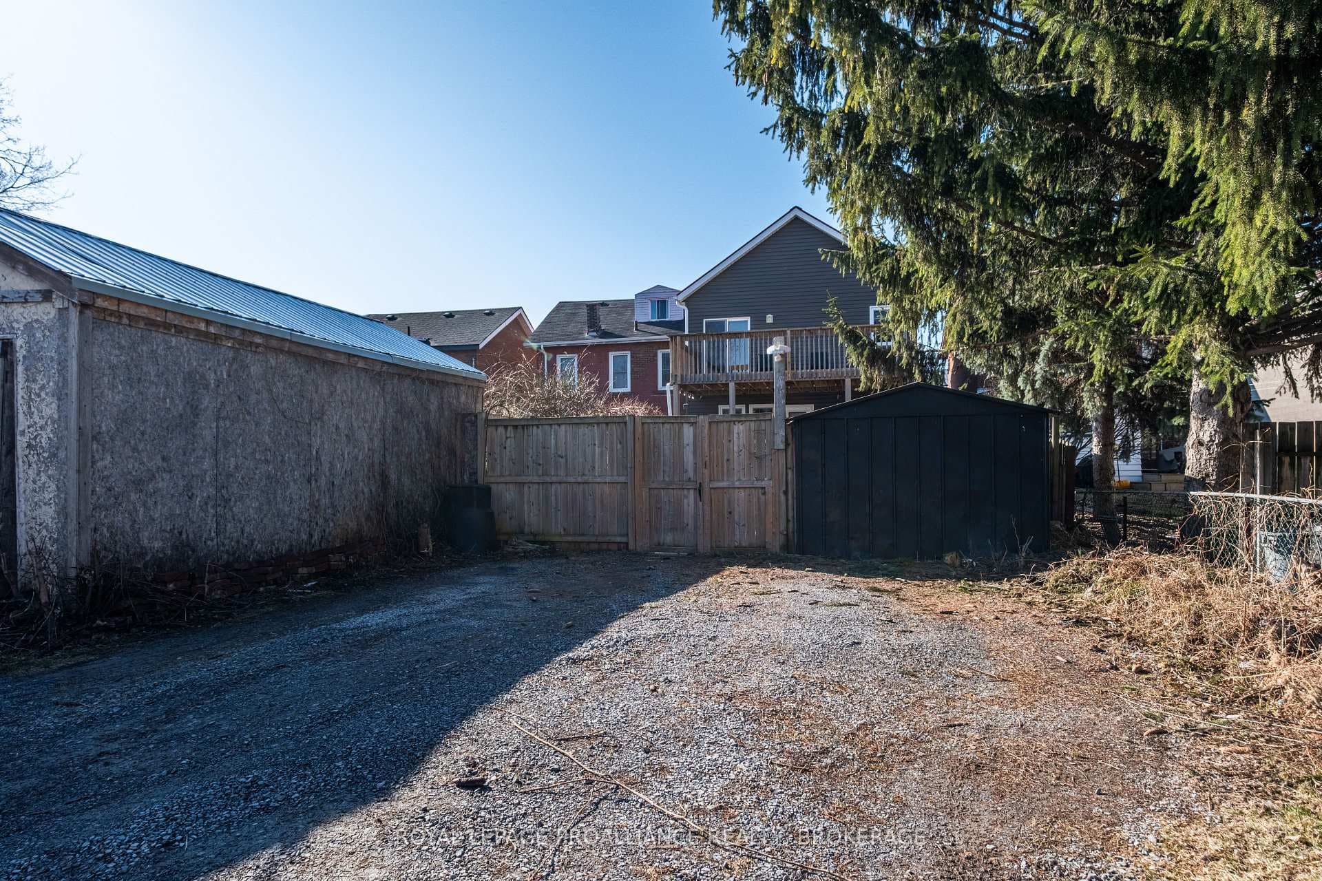 133 Stephen Street photo 42