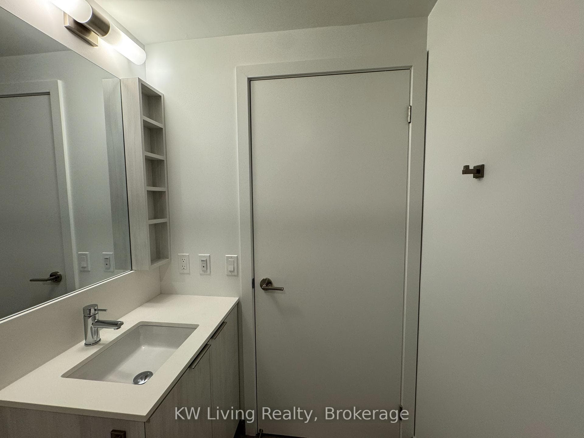8 Wellesley Street Unit 4102 photo 25