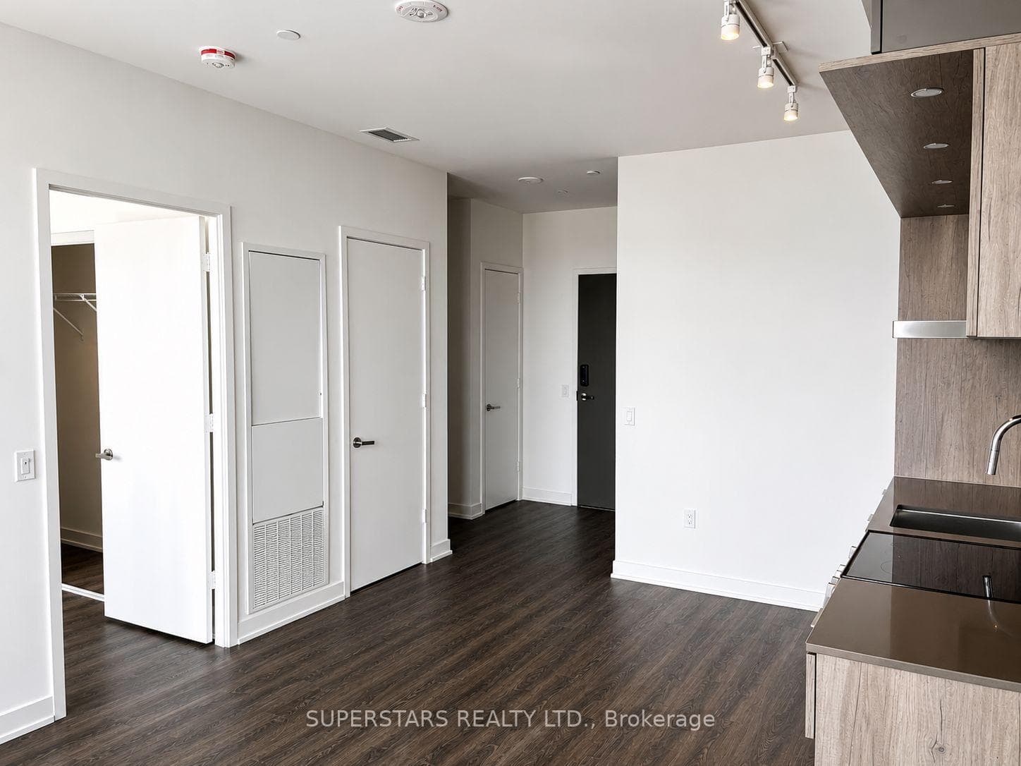 448 Burnhamthorpe Road Unit 5307 photo 5