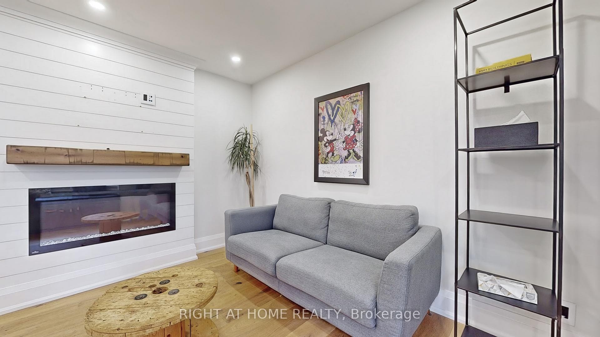 35 Lippincott Street photo 22