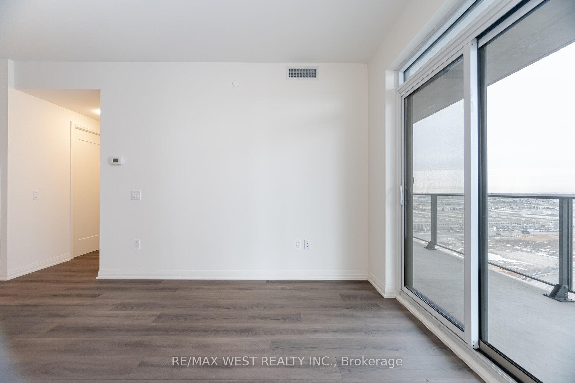 8960 Jane Street Unit 1501 photo 26