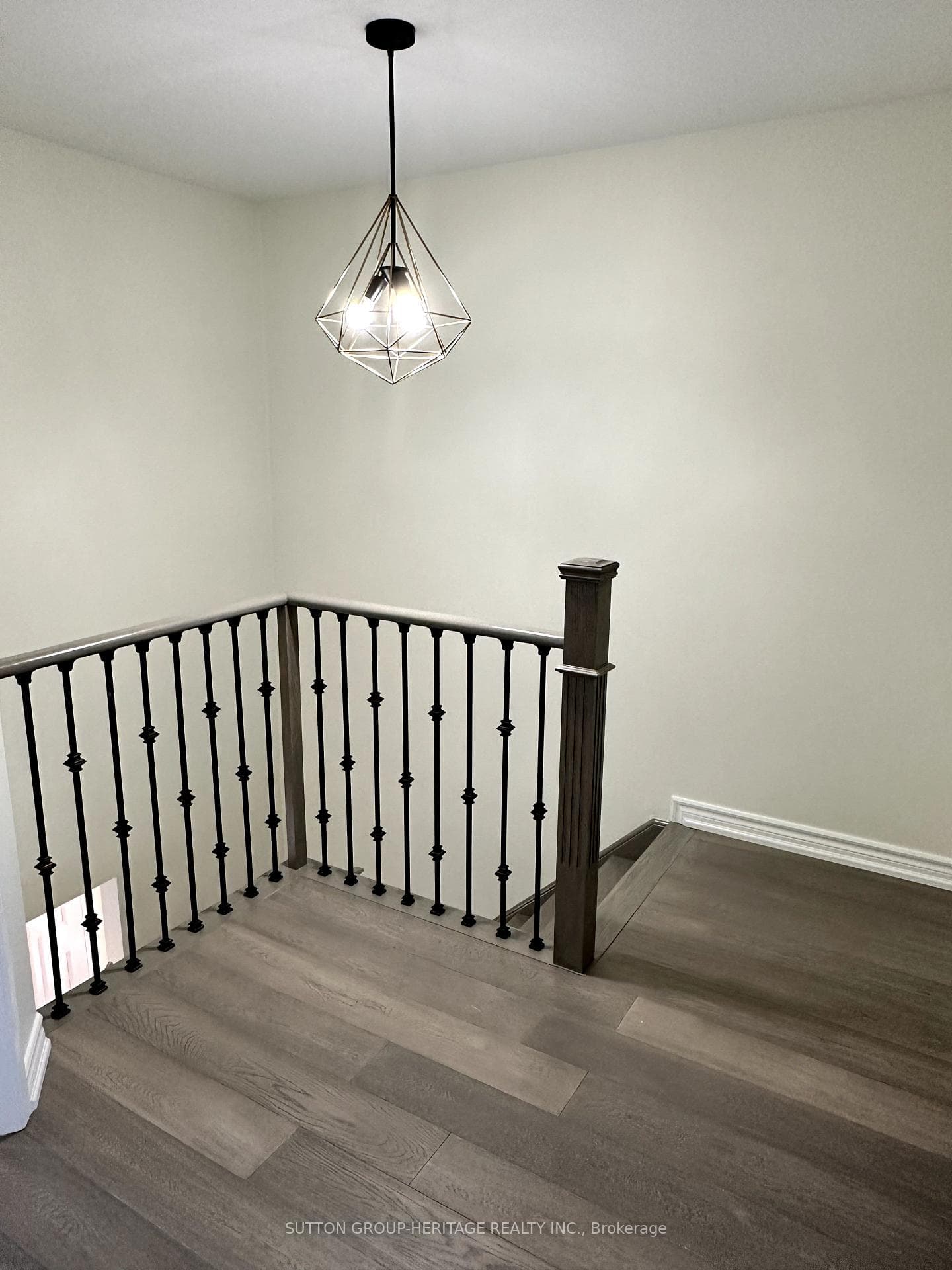5535 Lawrence Avenue photo 11