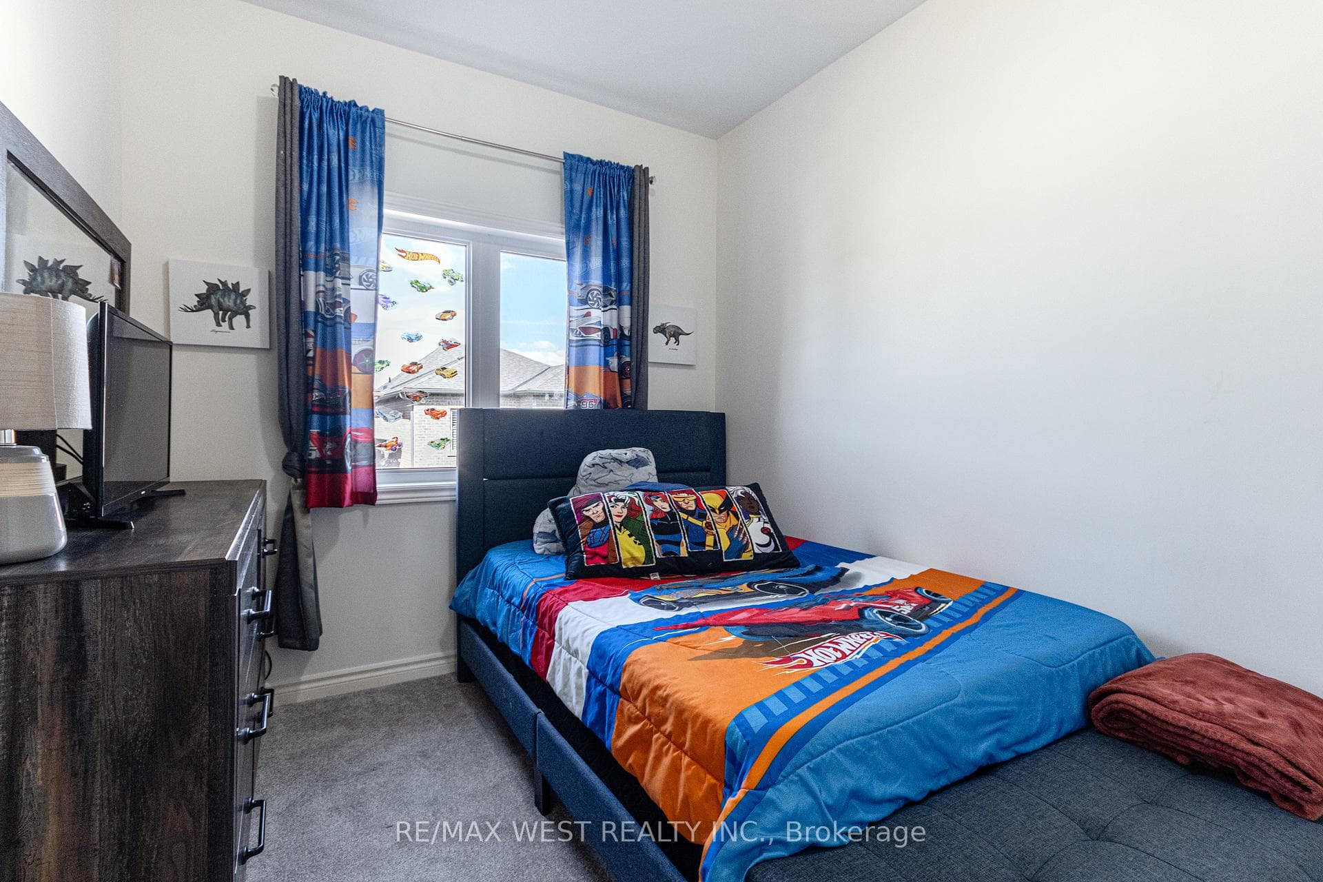 120 Ogston Crescent photo 20