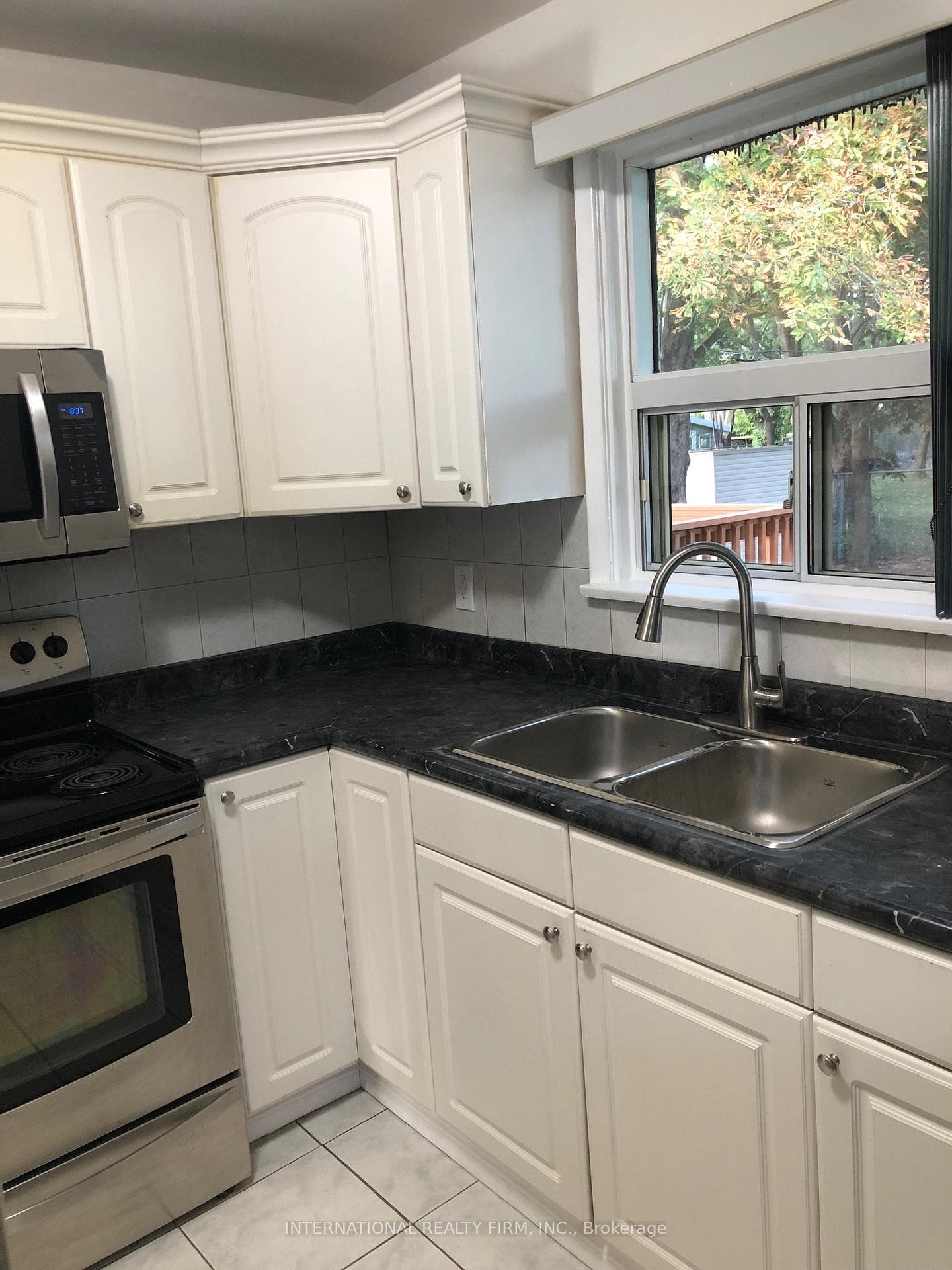 55 kenton Drive photo 6