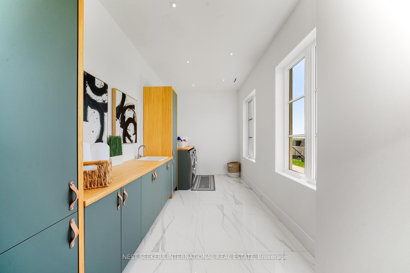 6 Forestave Crescent photo 28