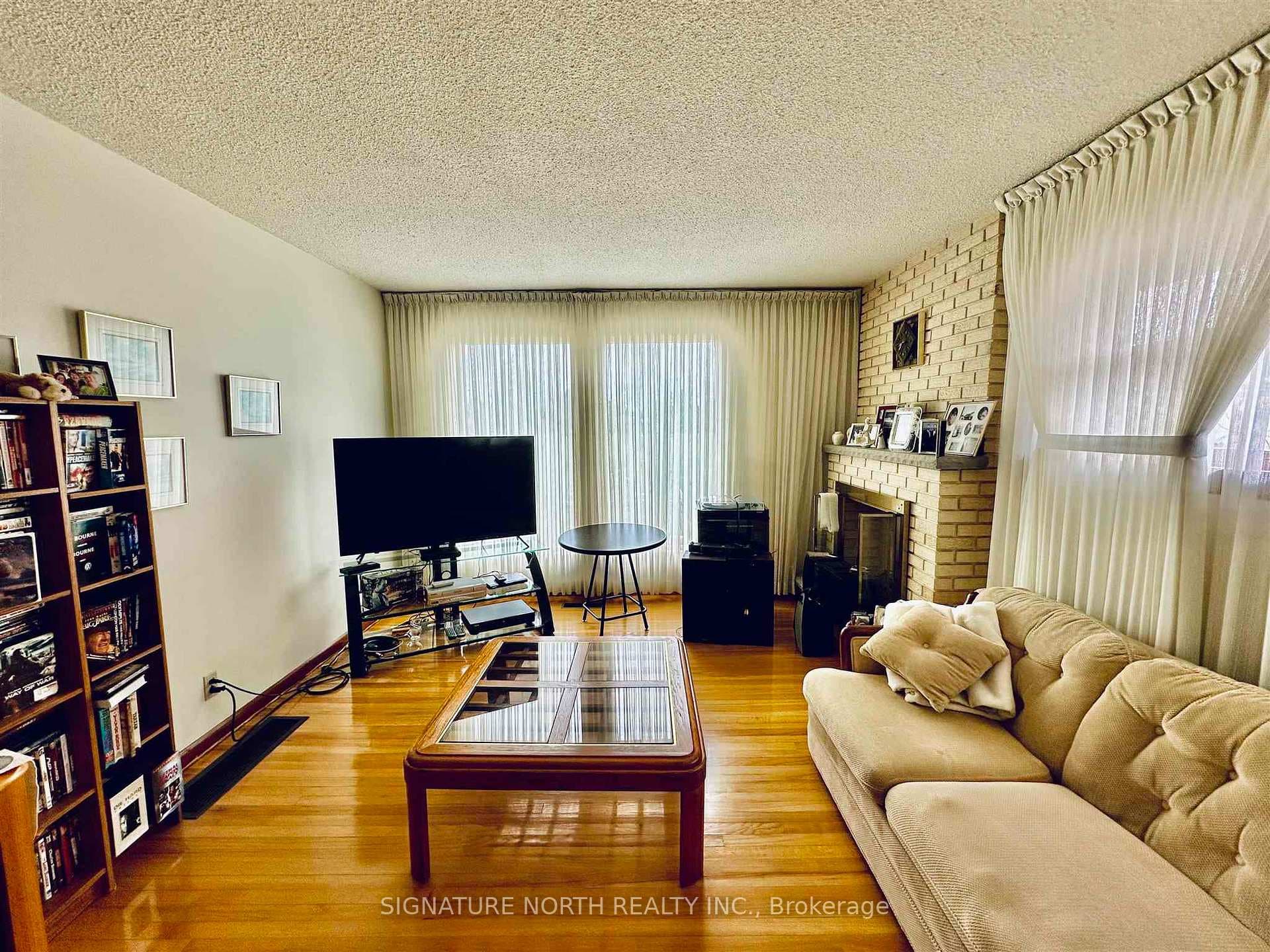 655 Dawson Street photo 8