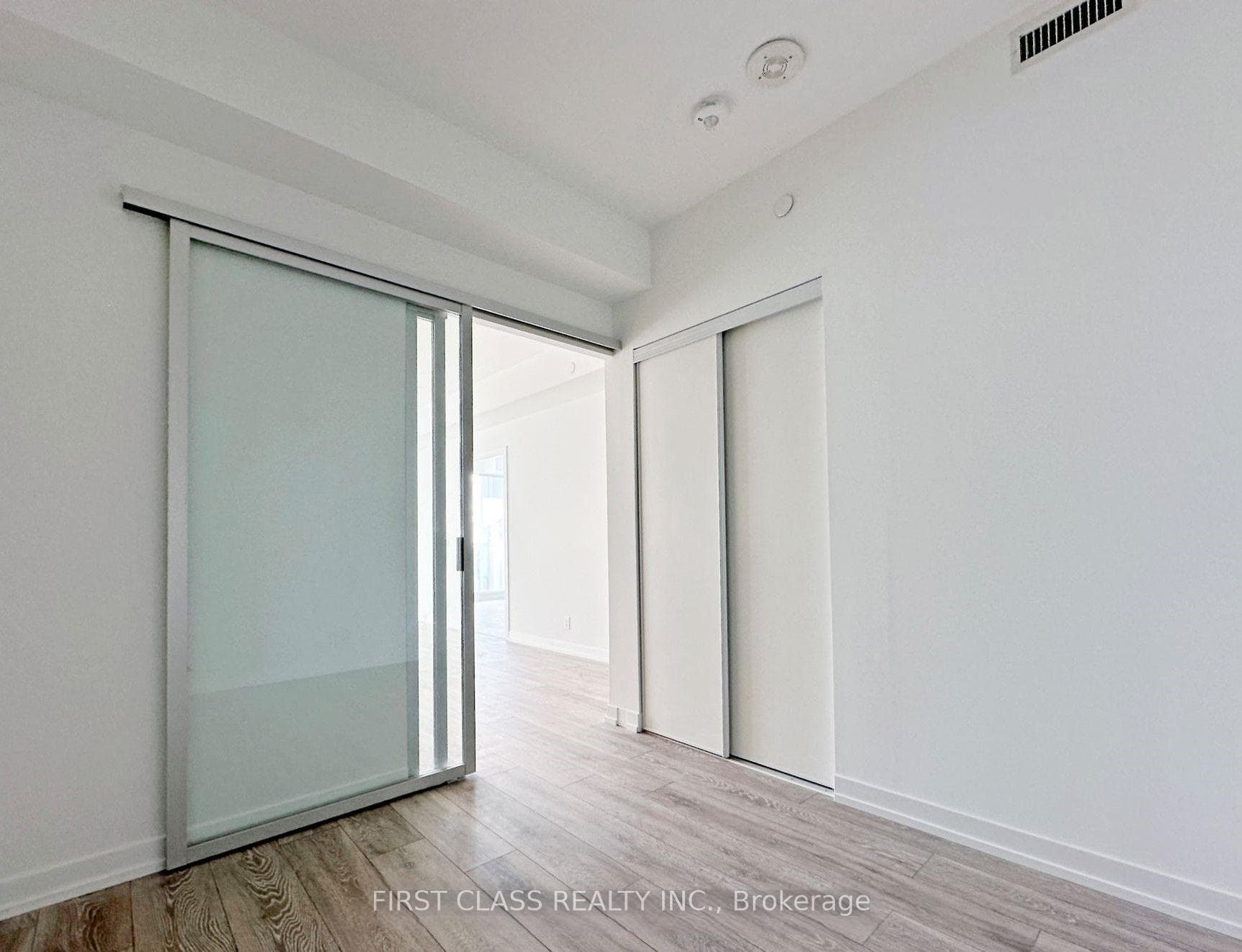 2020 Bathurst Street Unit 1217 photo 7