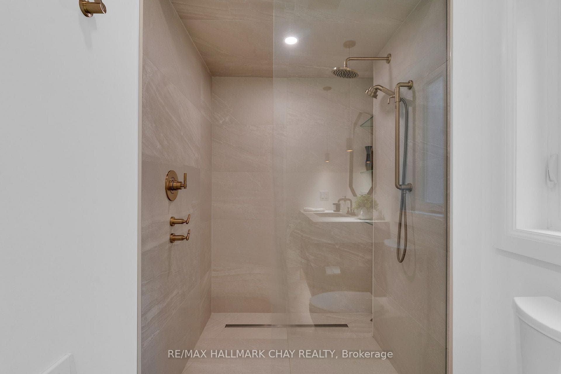 1319 Wolf Circle photo 35