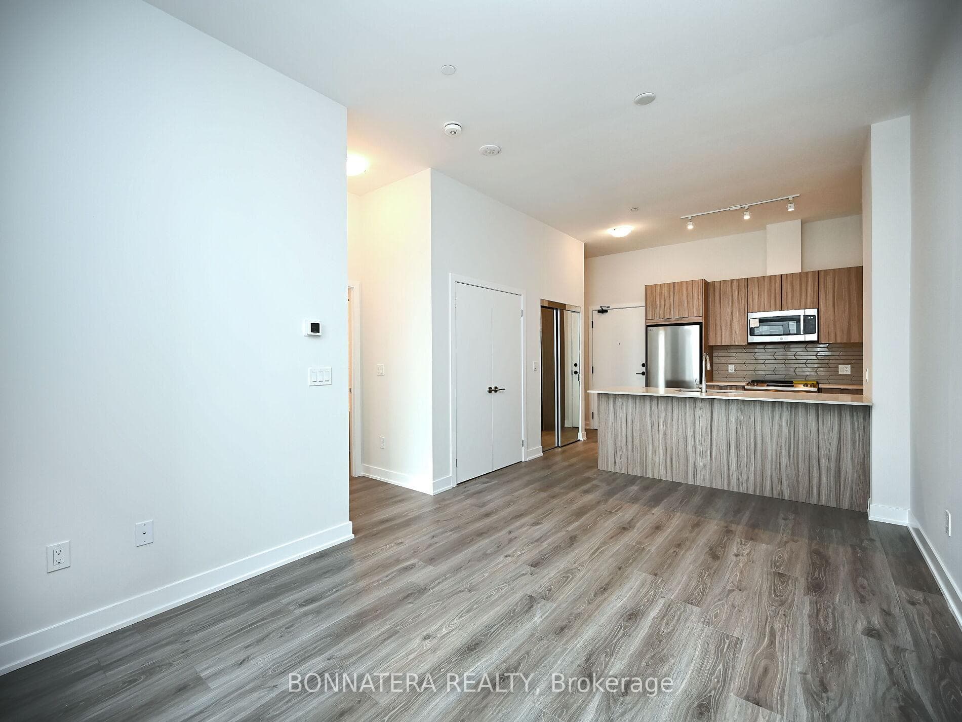 430 Square One Drive Unit 413 photo 16