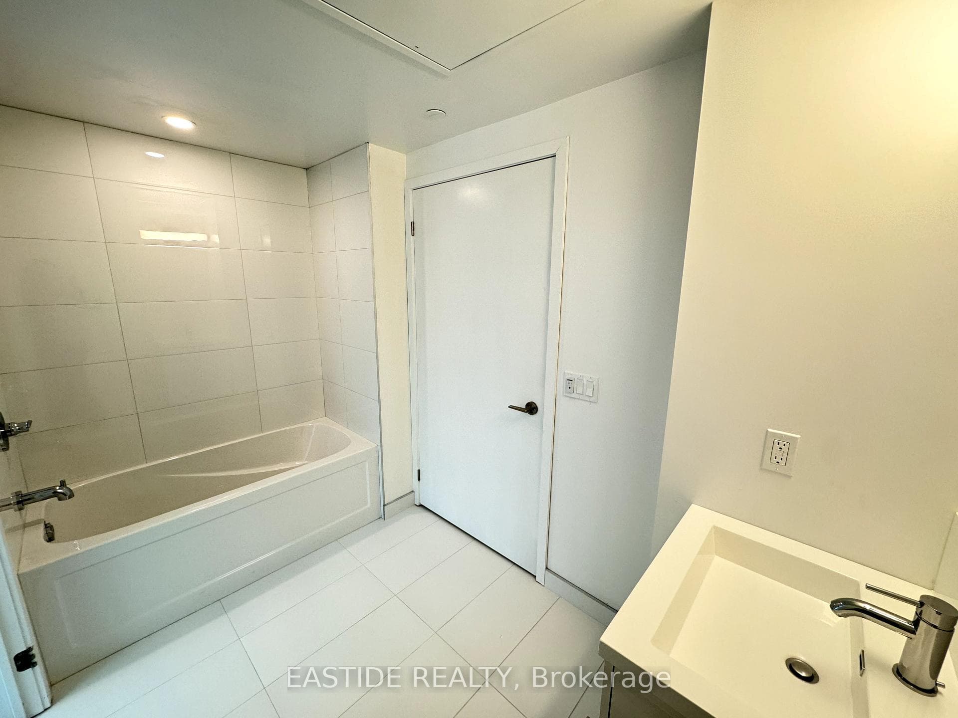 121 St Patrick Street Unit 1719 photo 8