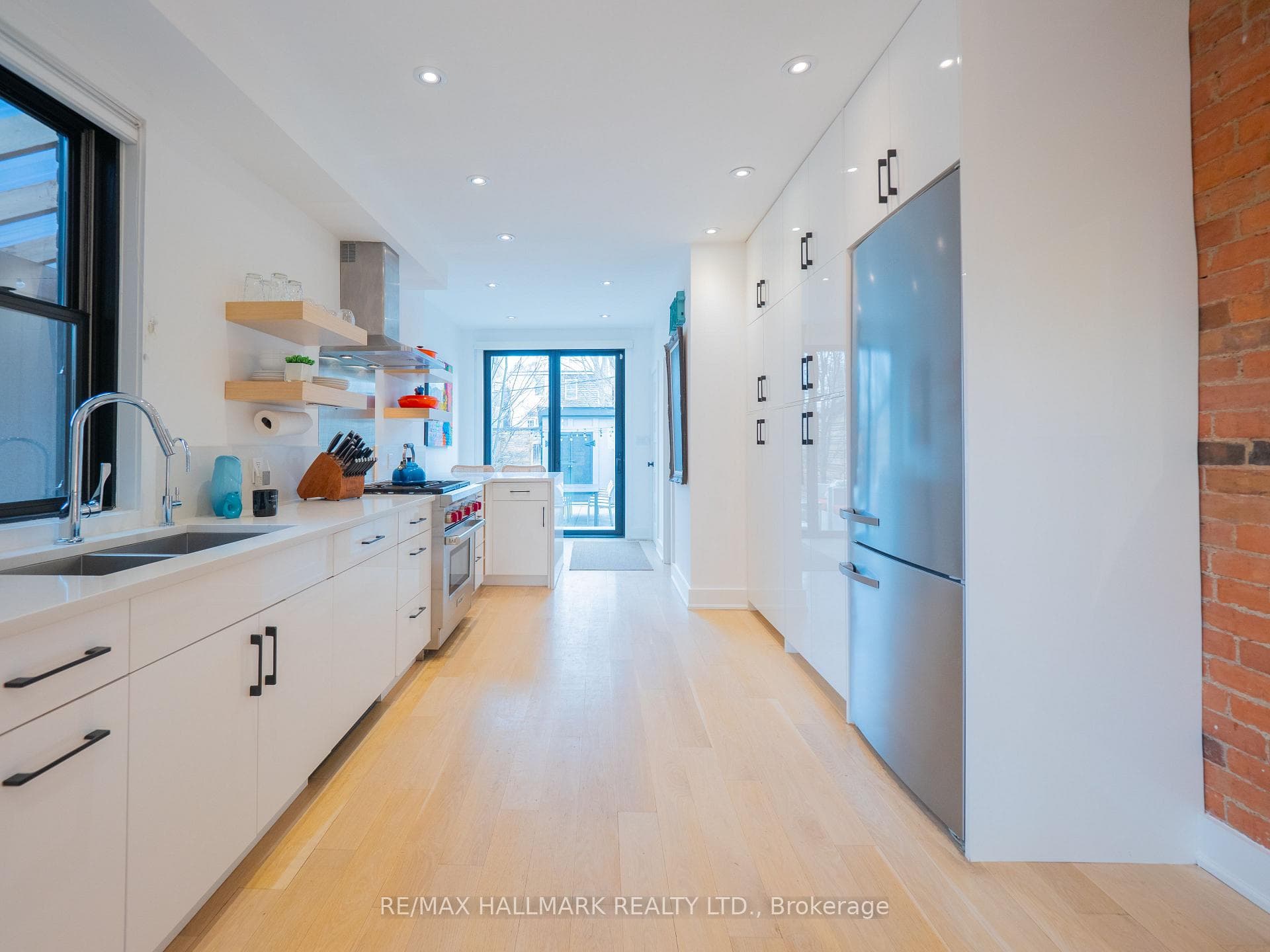 192 Withrow Avenue photo 13
