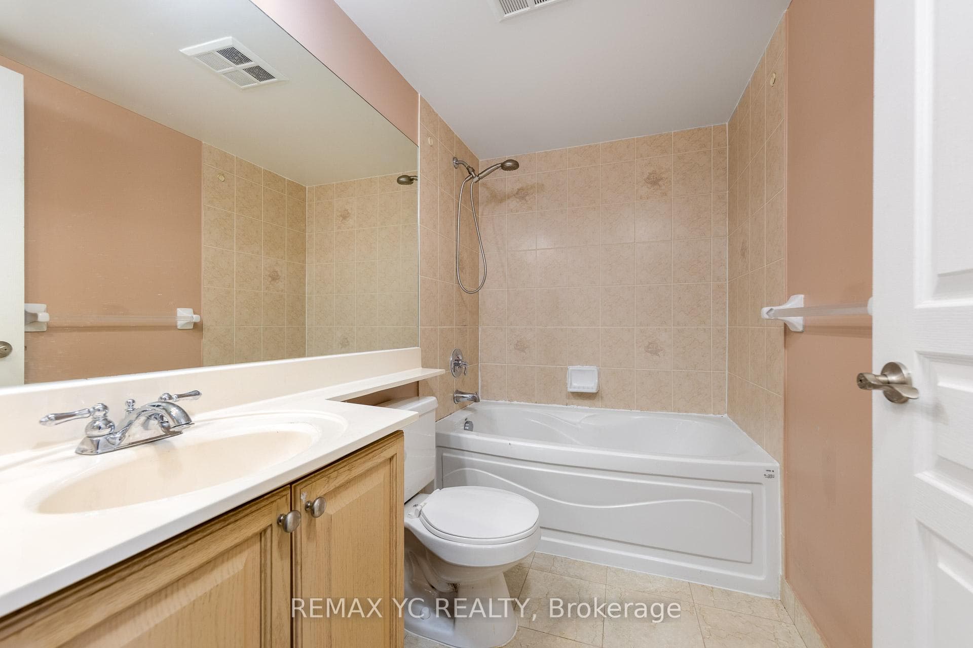 10 Northtown Way Unit 1407 photo 2