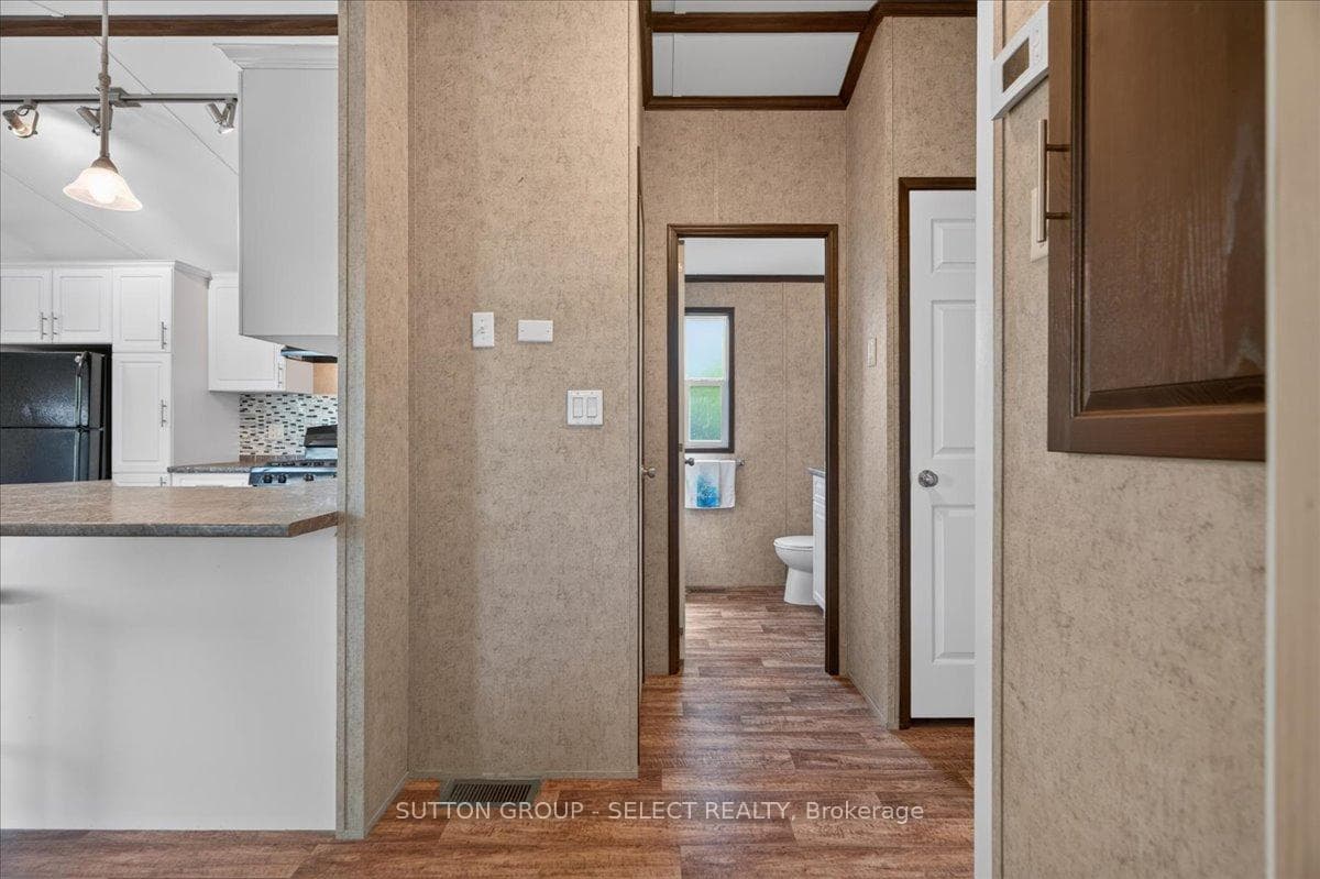 8685 Rock Glen Road Unit 400 photo 21