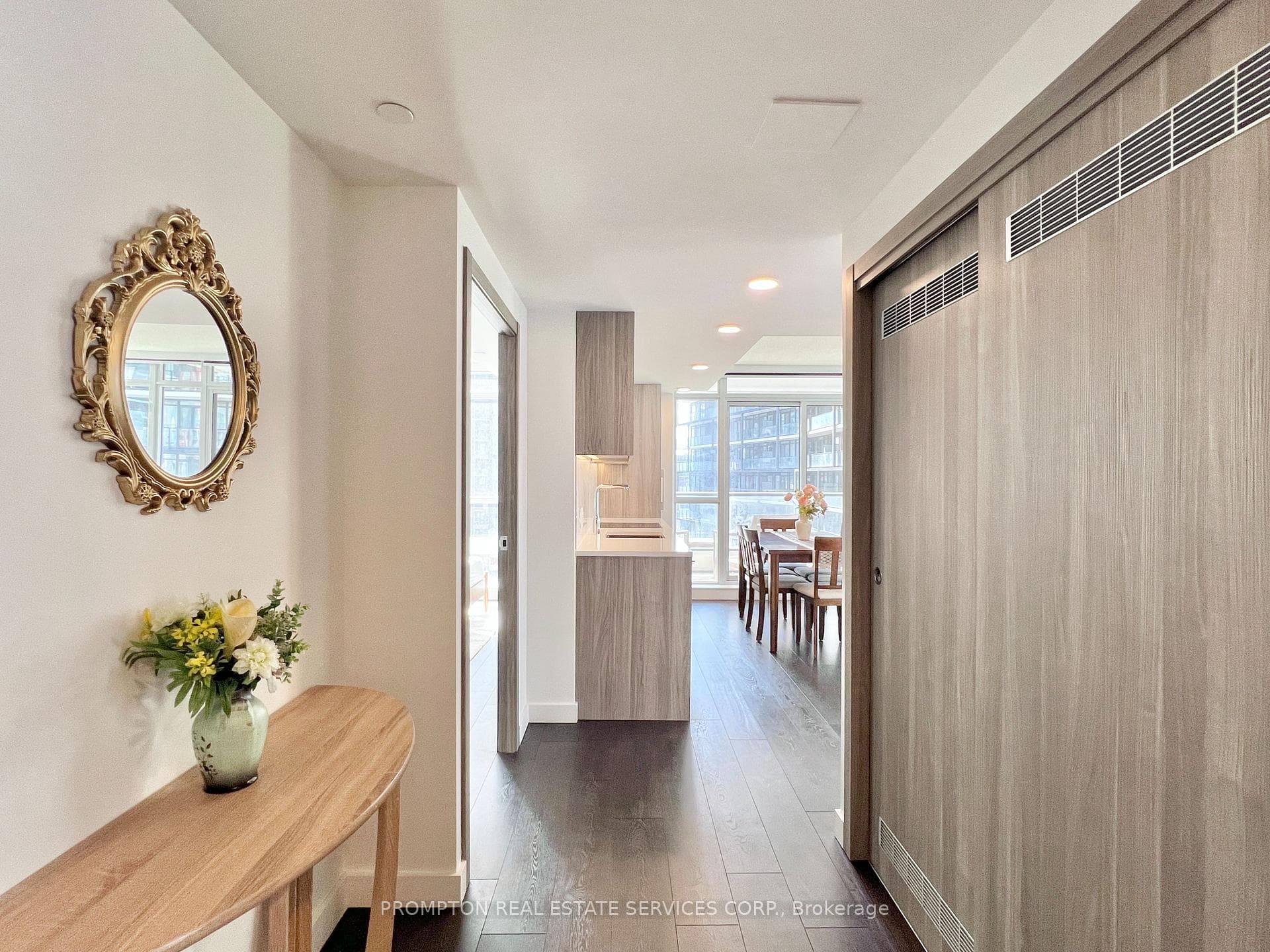 38 Widmer Street Unit 1811 photo 20