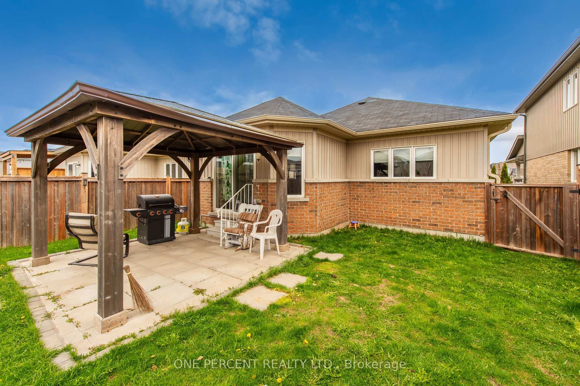 360 Armstrong Street photo 36